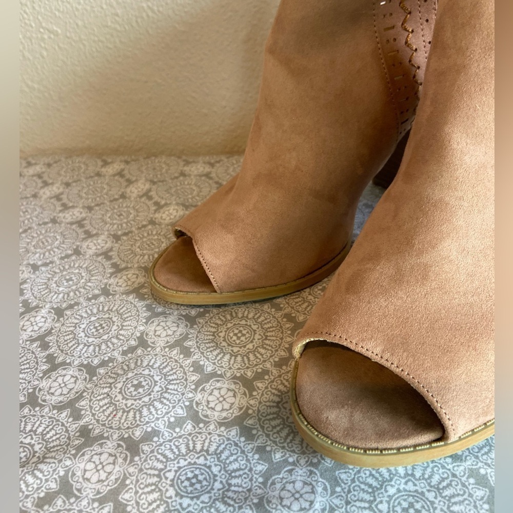 Qupid~Neutral~Faux Suede~Open Toe~Stack Heel~Buckle Closure~Ankle Bootie~Size 10 - Picture 9 of 16